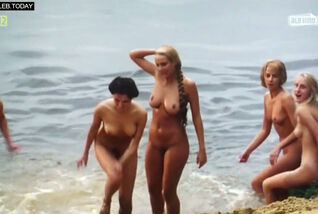 Bare beach girls